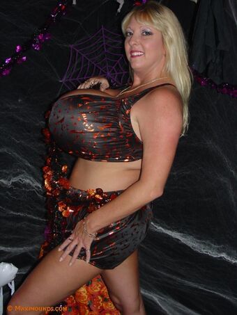 Maxi Mounds
