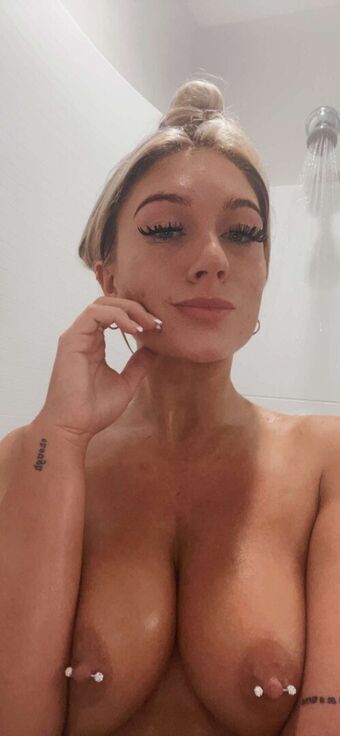 Megan Mullins / megmullinss / meganskyblue