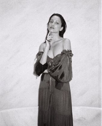 Melanie Jarnson Голи Изтичания OnlyFans Снимки 1