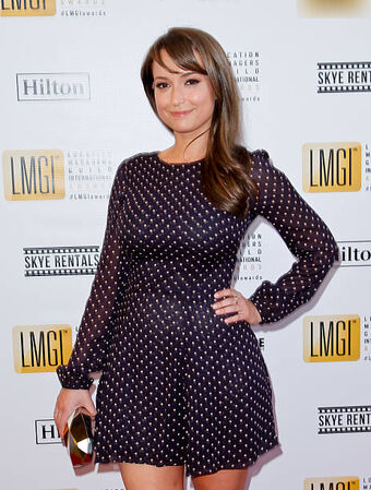 Milana Vayntrub