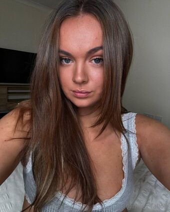Miley Fallon Голи Изтичания OnlyFans Снимки 36