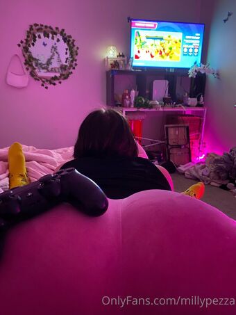 millypezza Голи Изтичания OnlyFans Снимки 19