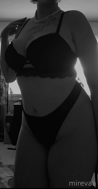 mirevaa Голи Изтичания OnlyFans Снимки 6