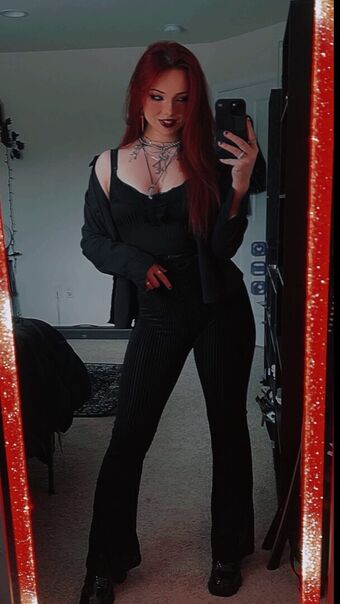 Miserrablee Голи Изтичания OnlyFans Снимки 5