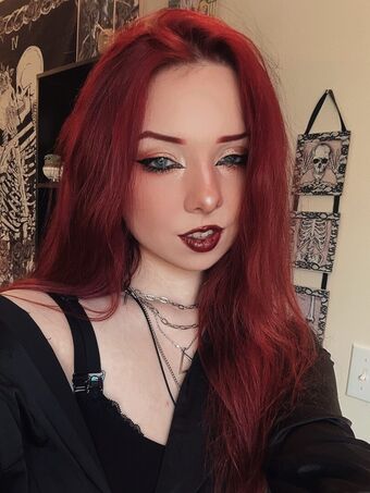Miserrablee Голи Изтичания OnlyFans Снимки 9