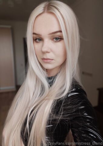 mistress_blond