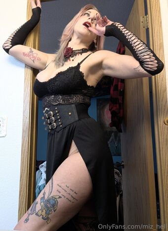 miz_hell Голи Изтичания OnlyFans Снимки 12