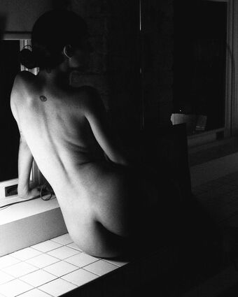 _naissance Голи Изтичания OnlyFans Снимки 17