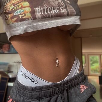nelldelli Голи Изтичания OnlyFans Снимки 9