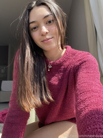 Ninapessoa Голи Изтичания OnlyFans Снимки 2