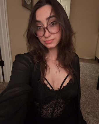 Ninou Голи Изтичания OnlyFans Снимки 3