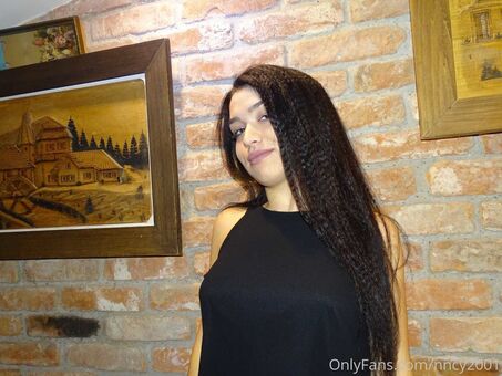 nncy2001 Голи Изтичания OnlyFans Снимки 11