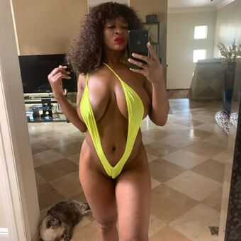 Nyla Storm Голи Изтичания OnlyFans Снимки 4