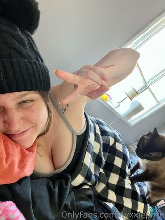 nyxxiepixie Голи Изтичания OnlyFans Снимки 2