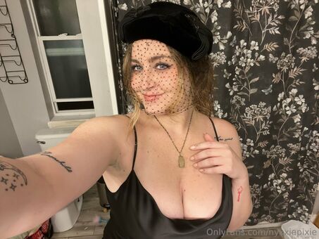 nyxxiepixie Голи Изтичания OnlyFans Снимки 3