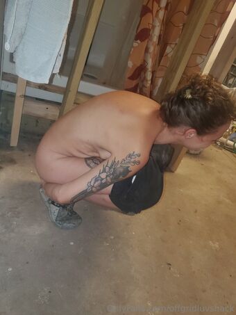 offgridluvshack Голи Изтичания OnlyFans Снимки 11