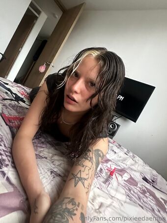 pixieedaemon Голи Изтичания OnlyFans Снимки 2
