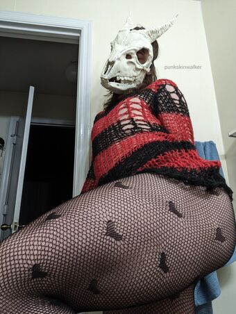 Punkskinwalker Голи Изтичания OnlyFans Снимки 24