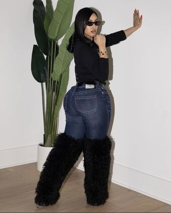 Queen Naija Голи Изтичания OnlyFans Снимки 22