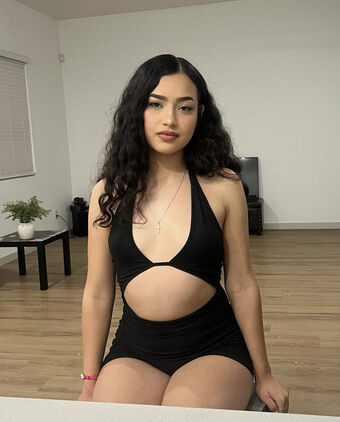 Raenneemo Голи Изтичания OnlyFans Снимки 1