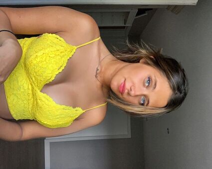 Raphaella Deuringer Голи Изтичания OnlyFans Снимки 31