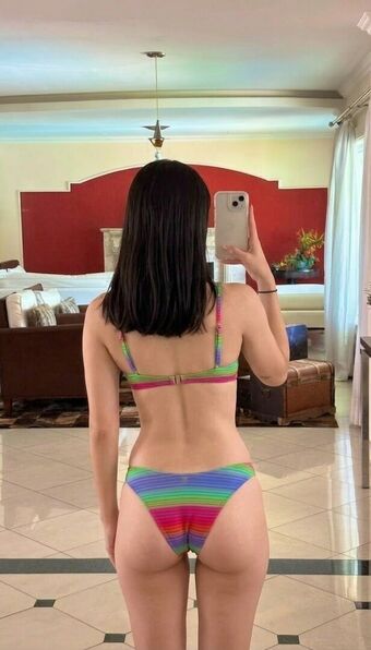 Rhaychu Голи Изтичания OnlyFans Снимки 4