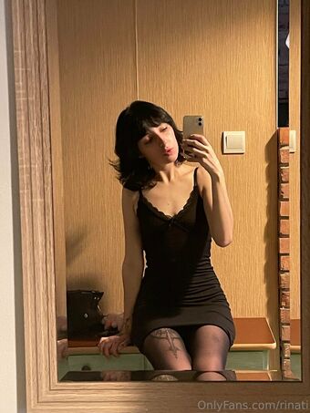 rinati Голи Изтичания OnlyFans Снимки 12