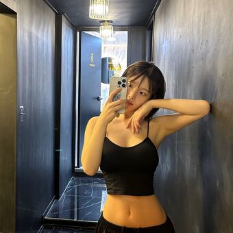 riverjeeun Голи Изтичания OnlyFans Снимки 2
