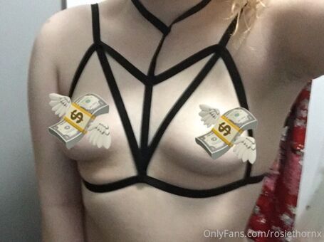 rosiethornx