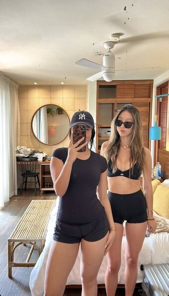 Ruby Eum Голи Изтичания OnlyFans Снимки 7