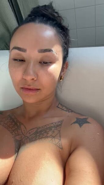 Ruby Renegade Голи Изтичания OnlyFans Снимки 2