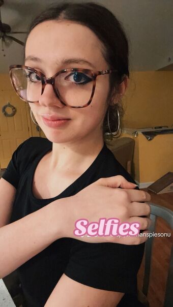 rubyvstiktok Голи Изтичания OnlyFans Снимки 1