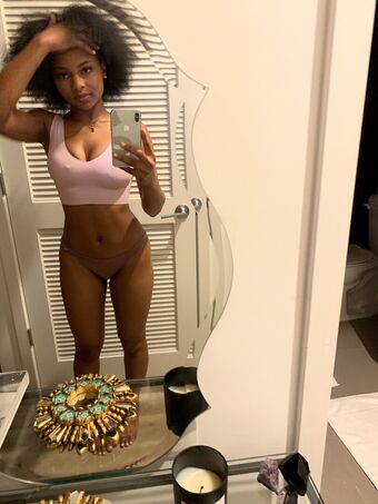 Saffronnn Голи Изтичания OnlyFans Снимки 9