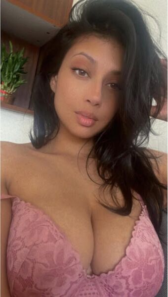 Sameea Bangera Голи Изтичания OnlyFans Снимки 12