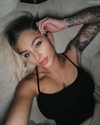 Sandra Peterhoff Голи Изтичания OnlyFans Снимки 5