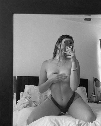 sarit_e Голи Изтичания OnlyFans Снимки 4