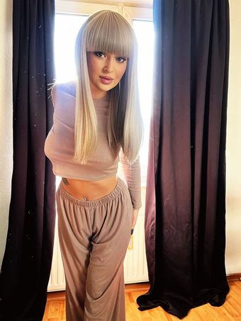 Serraphine Голи Изтичания OnlyFans Снимки 6