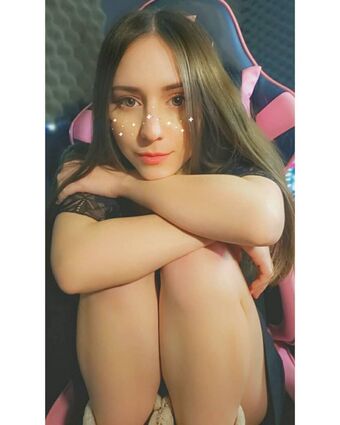 Seshany Голи Изтичания OnlyFans Снимки 3