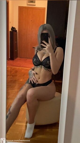 Sevic Голи Изтичания OnlyFans Снимки 2