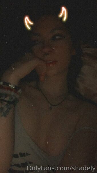 shadely Голи Изтичания OnlyFans Снимки 13