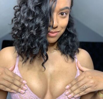 Sharese Голи Изтичания OnlyFans Снимки 3