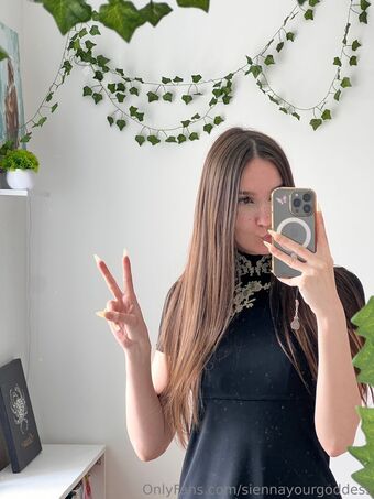 siennayourgoddess