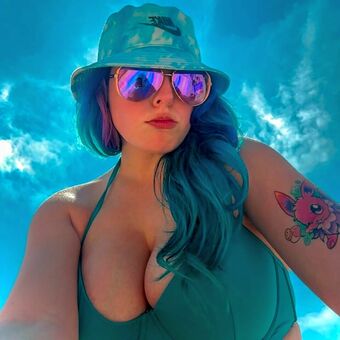 Simby Голи Изтичания OnlyFans Снимки 13