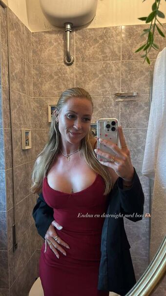 Simona Dalgaard Голи Изтичания OnlyFans Снимки 5
