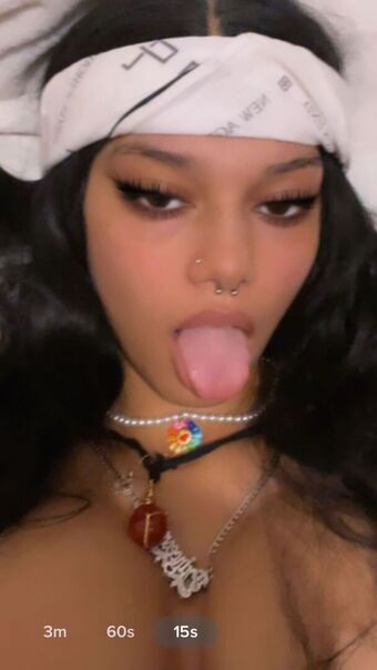 sinherself Голи Изтичания OnlyFans Снимки 1