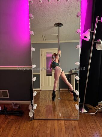 skinnyblondechick123