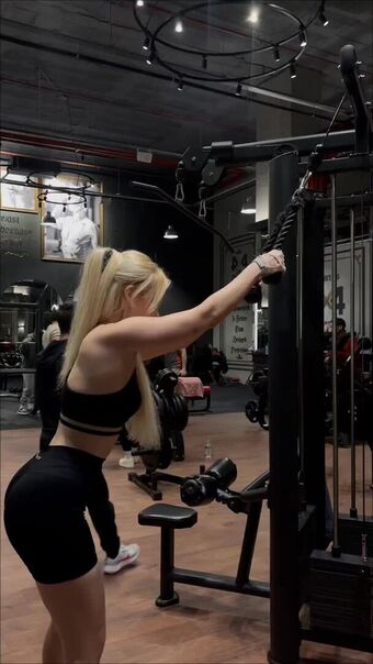 Sofia Arıcan Голи Изтичания OnlyFans Снимки 2