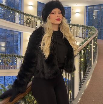 Sofia Arıcan Голи Изтичания OnlyFans Снимки 6