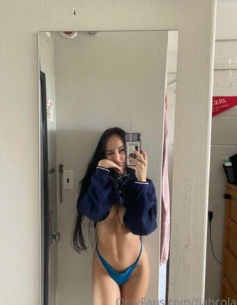 Sofia Cola Голи Изтичания OnlyFans Снимки 3