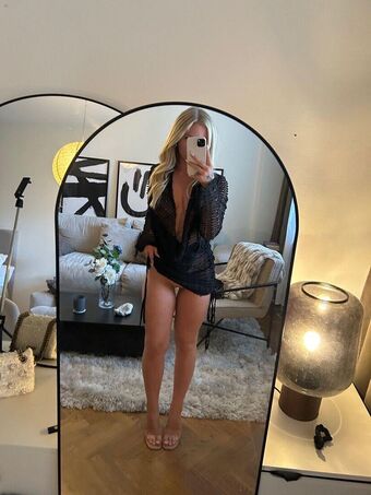 Sofia Lundback Голи Изтичания OnlyFans Снимки 4